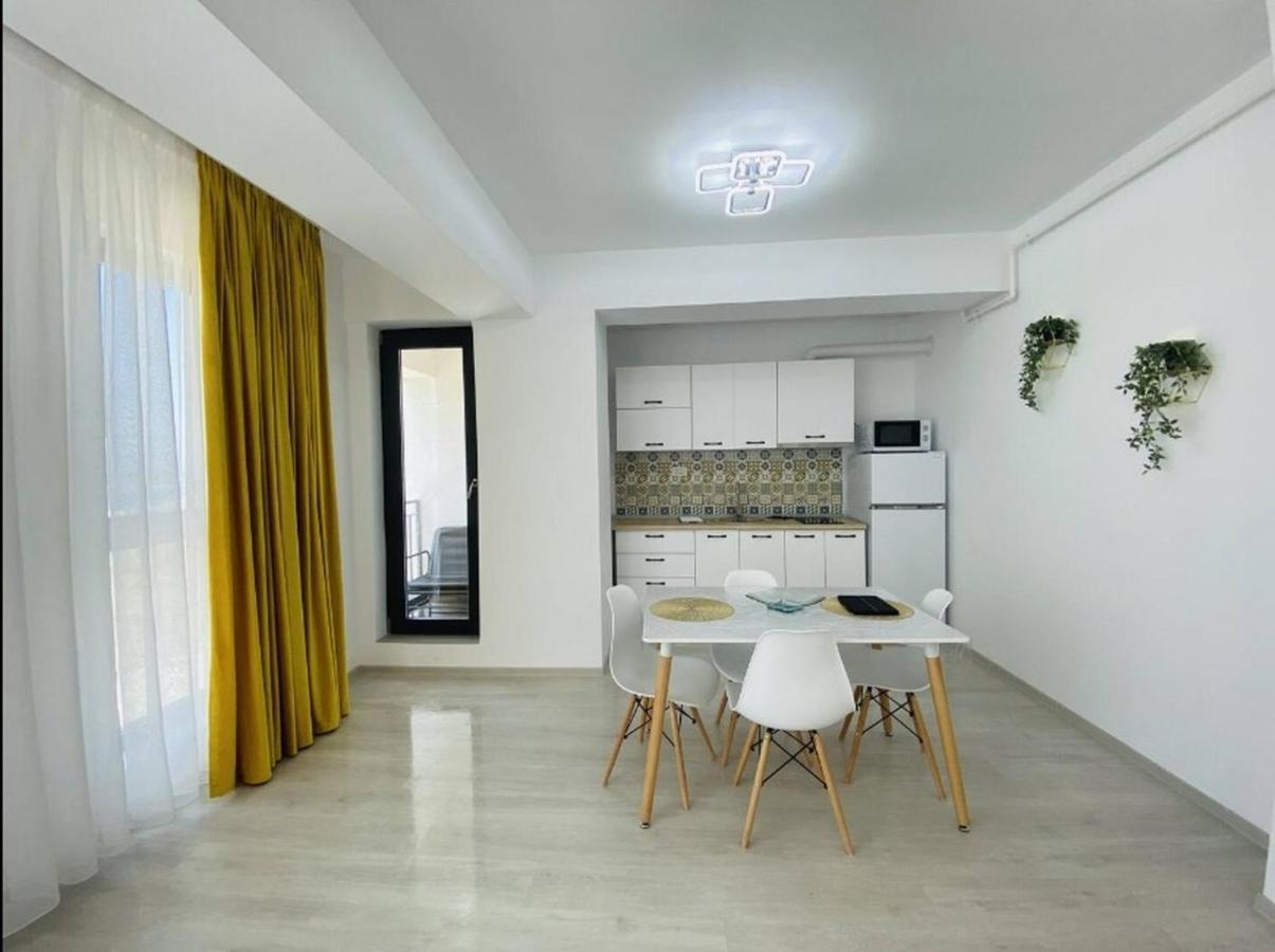 Alezzi Yacht Apartments With Sea View Near The Beach Năvodari المظهر الخارجي الصورة